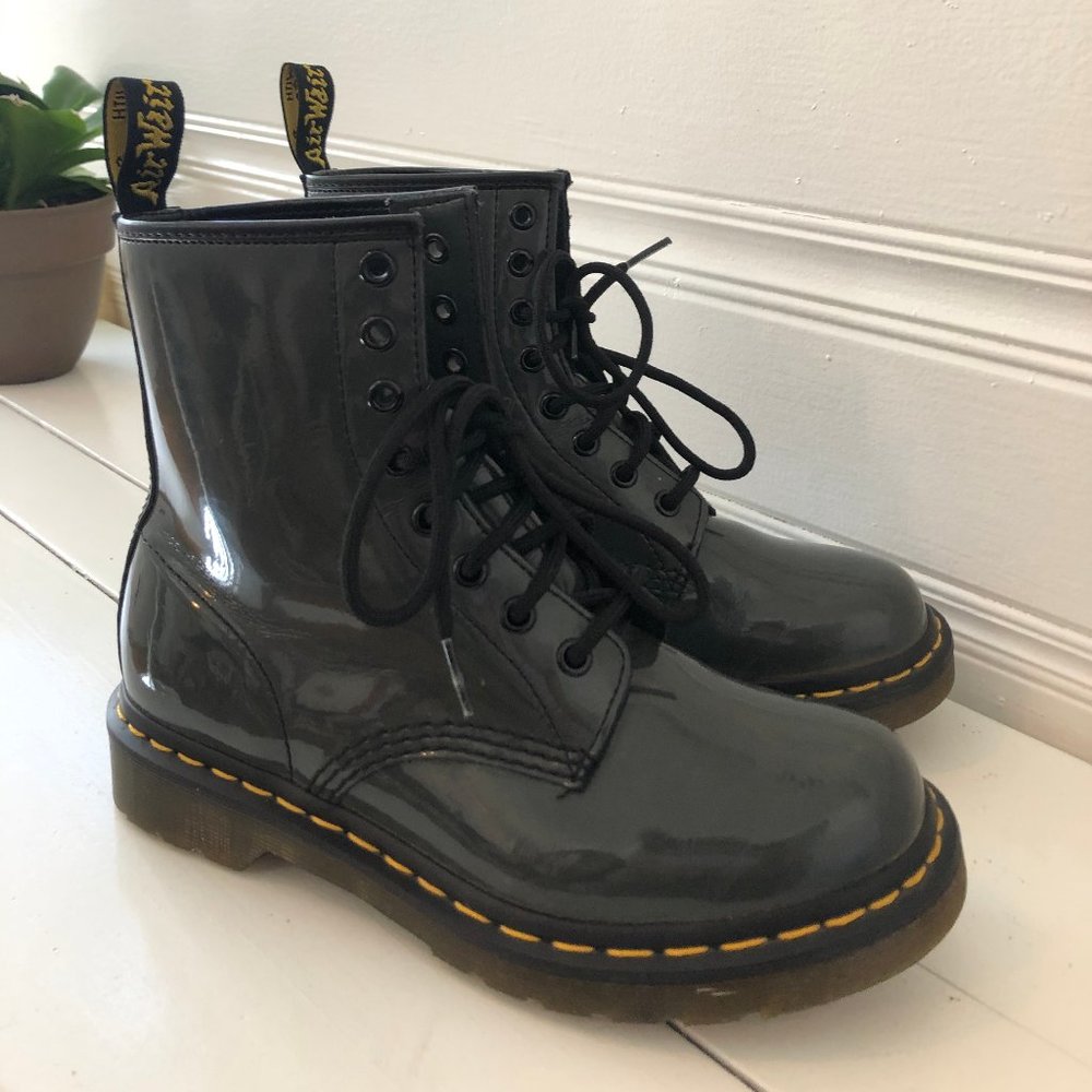 SOLD ❤️Grey Patent Leather Dr. Martens - Size 7